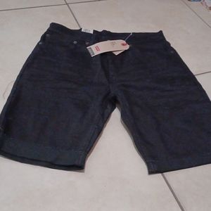 levi shorts